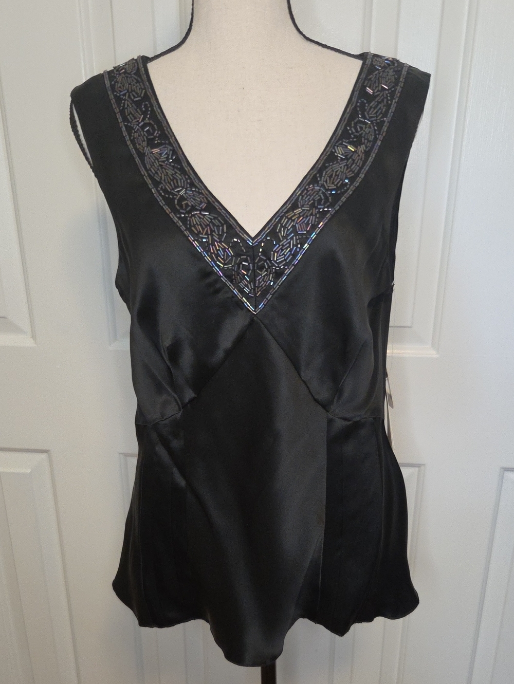 Nine West 100% Silk Beaded V-Neck Sleeveless Blouse Top NWT Size 10